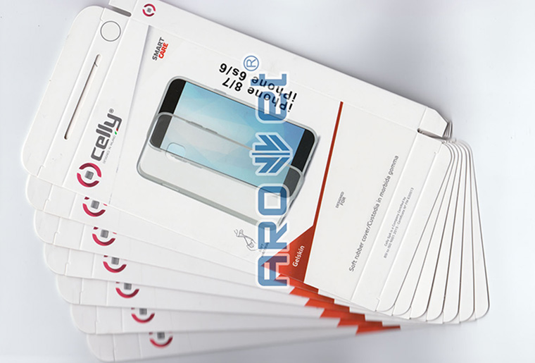 v7777威尼斯SP-9022喷码机在手机外包装盒上赋码