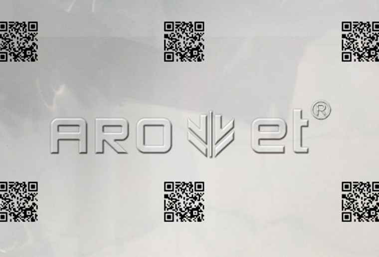 v7777威尼斯A-one四喷头喷码机在PE膜上喷二维码